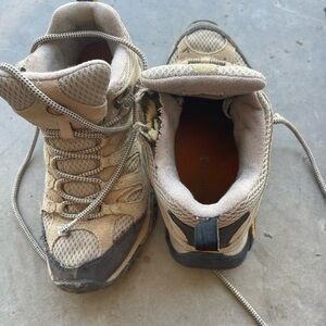 Women’s Merrell Taupe Performance Footwear size 6
